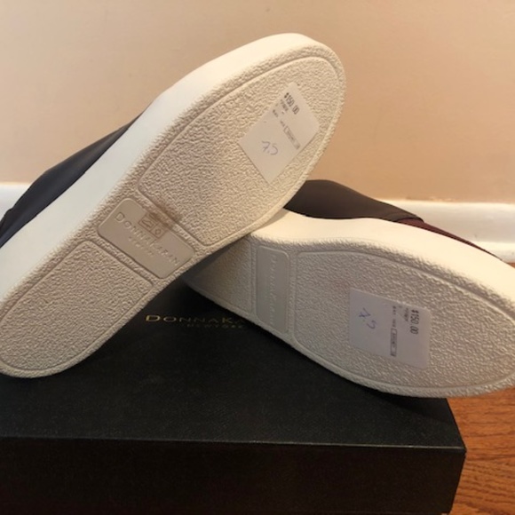 Donna Karan sheep nappa leather/suede sneakers. - Picture 8 of 8